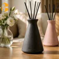 FUBEI LIVING Vente en gros Bouteille diffuseur en céramique conique mate personnalisée 200ml avec bâtonnets diffuseurs pour huiles parfumées et aromathérapie