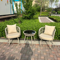 Ensembles de canapés d'extérieur style villa - Chaises longues en rotin - Design minimaliste avec accoudoirs - Approvisionnement direct usine pour jardins
