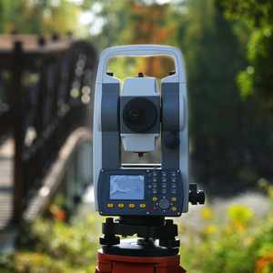Estación Total Lite de Precisión Fácil de Usar 2'' RTOS para Topografía, Mapeo Rápido y Alta Precisión - Product Image 1
