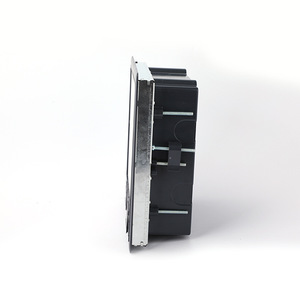 Boîtier de sol en plastique Sika XF-245P à ouverture dissimulée, rabattable, 6 emplacements, encastré pour la protection des prises au sol - Product Image 3