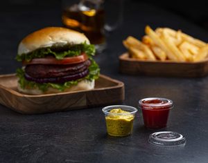 Gobelets à sauce jetables en plastique PP transparent/noir avec couvercle, pour salades et portions, vente en gros d'usine pour la restauration - Product Image 4