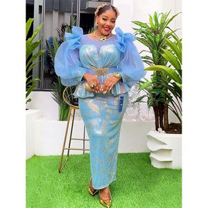 Vestido de Noche Plateado de Encaje para Fiesta de Graduación - Product Image 1