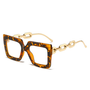 Nouvelles <span class=keywords><strong>lunettes</strong></span> optiques avec <span class=keywords><strong>chaîne</strong></span> en métal, monture <span class=keywords><strong>tendance</strong></span> pour femmes, monture de couleur, vente en gros, <span class=keywords><strong>2022</strong></span> - Product Image 2