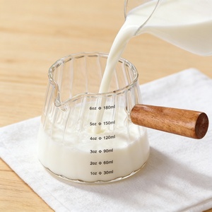 Verre doseur à double <span class=keywords><strong>bec</strong></span> <span class=keywords><strong>verseur</strong></span> de 180 ml avec poignée en bois, verre à espresso côtelé vertical, verre borosilicate résistant à la chaleur - Product Image 2