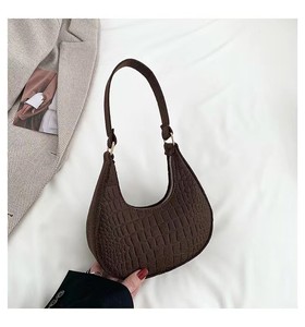 Nouvel Arrivage Sac Bandoulière Couleur Unie Sac Carré Simple Sac à l'Épaule Tendance Sac Jelly pour Femmes - Product Image 6