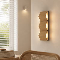 Applique murale LED géométrique moderne en fer et bois pour salon, chambre à coucher, ou éclairage mural LED pour couloir d'hôtel