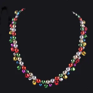 短圣诞项链，带彩色珠子和叮当铃玛瑙石塑料链，用于珠宝礼品派对