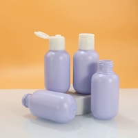 Bouteille d'échantillon en PEHD, courte et robuste, 80 ml, violette, finition douce mate, pour emballage d'articles d'accueil hôteliers - Vente en gros usine