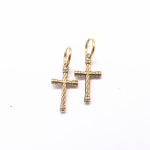 Pendientes de clip con cruz dorada yunnique, diseño geométrico de acero de titanio, joyería unisex estilo Hip Hop, accesorio de moda - Product Image 5