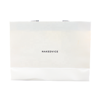 Sac en papier blanc de luxe, logo noir minimaliste, texture premium, emballage pour le commerce de détail, vêtements, accessoires, cadeaux