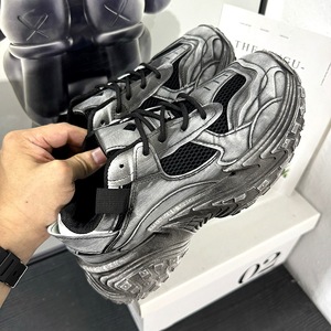 Zapatos de estilo de baloncesto informales para hombre, diseño de malla transpirable, suela gruesa, característica de aumento de altura, estilo antiguo versátil a la moda - Product Image 2