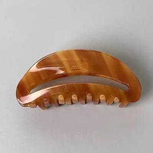 Pince à cheveux élégante personnalisée pour femme, en acétate, semi-circulaire, ajourée, grande pince requin, accessoire de coiffure moderne et tendance - Product Image 5