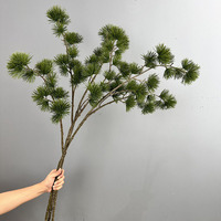 Branche de pin artificielle en plastique à 2 branches, feuillage de cyprès à aiguilles de pin hautement imité pour arrangements floraux de Noël