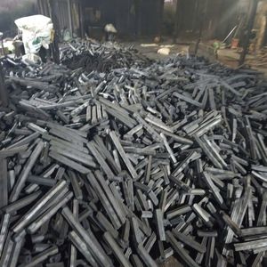 Fournisseur fiable de briquettes de sciure de bois, charbon de bois de première qualité, longue durée, sans étincelles, directement du fabricant vietnamien. - Product Image 2