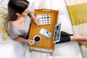 <span class=keywords><strong>Plateau</strong></span> de petit déjeuner en bambou massif naturel Table de lit pliante Plateaux de service portables avec support pour téléphone et tablette - Product Image 3