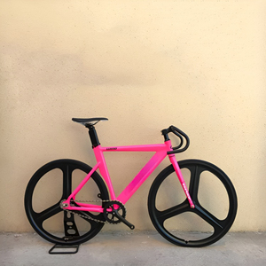 จักรยานเสือหมอบแบบฟิกซ์เกียร์ สามสปีด รุ่น Three Knife Speed Race Fly พร้อมเบรกแบบดับเบิ้ลวี โครงอะลูมิเนียม ล้อแมกนีเซียมอัลลอยขนาด 26 นิ้ว 14/16/18 สปีด ขนาด 52 ซม. - Product Image 1