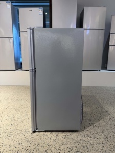 Refrigerador y Congelador Compacto de Doble Puerta L-BCD-52 OEM, Ahorrador de Espacio, Silencioso y de Bajo Consumo, <span class=keywords><strong>Mini</strong></span> <span class=keywords><strong>Nevera</strong></span> de 88L, <span class=keywords><strong>Mini</strong></span> Bar para Hotel - Product Image 3