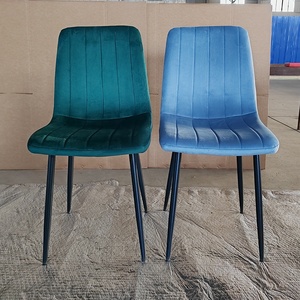 Vendita calda di <span class=keywords><strong>sedie</strong></span> da pranzo <span class=keywords><strong>colorate</strong></span> da <span class=keywords><strong>cucina</strong></span> in velluto tessuto sedia da pranzo con gambe in metallo nero - Product Image 6