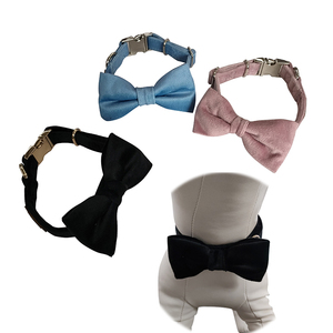 カスタムプリント調節可能なローズゴールドメタルバックル高級ベルベット犬の首輪と蝶ネクタイセットマルチカラー - Product Image 1