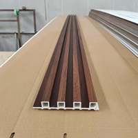 Panneaux de grille en PVC modernes anti-humidité à nervures fines, panneaux décoratifs à parois hautes avec rainures d'entrelacement, pour usage commercial, garantie 5 ans