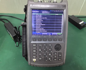 เครื่องวิเคราะห์ไมโครเวฟแบบพกพา Keysight (Agilent) N9918A FieldFox ความถี่ 26.5 GHz ความแม่นยำสูง รับประกัน 1 ปี ผลิตในสหรัฐอเมริกา - Product Image 1