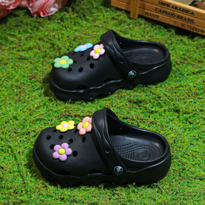 女の子のための調整可能なストラップピンクEVAクロッグかわいい滑り止め夏のビーチガーデンシューズ幼児のための花の装飾フラットデザイン - Product Image 3