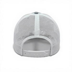 Casquette de camionneur à 6 panneaux structurée et respirante en maille blanche, fabriquée au Vietnam, avec logo et couleur personnalisés, pour adultes, usage décontracté et sportif - Product Image 5