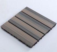 Azulejos de suelo entrelazados WPC de 12 "X 12", coextrusión con tapa de madera de plástico, azulejo DIY de cubierta, azulejos de Patio usados para jardín al aire libre WPC