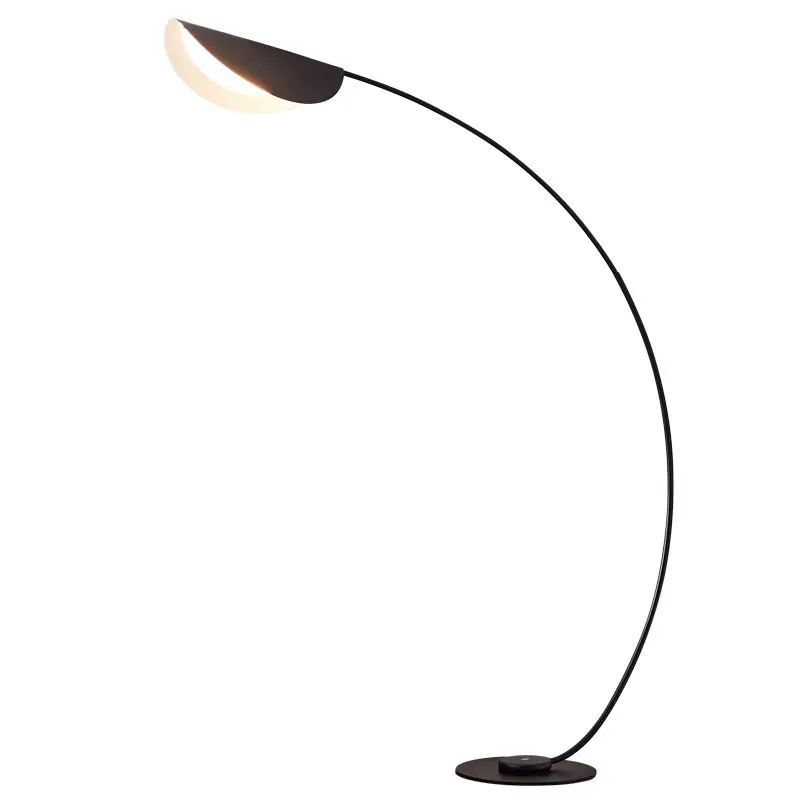 Lampe d'angle noire moderne et minimaliste, design nordique, luminaire décoratif d'intérieur, idéal pour un salon, la pêche ou un canapé