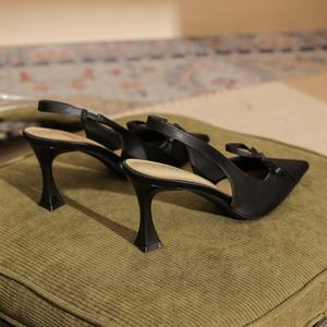 Tacones altos negros y sexys para mujer, ideales para fiestas y bodas elegantes. Con diseño de punta en pico. - Product Image 6