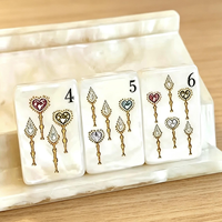 Mahjong de Lujo en Acrílico Blanco Perlado con Efecto Madreperla, 160 Fichas, Estilo Vintage Dorado, Ecológico, Portátil y Personalizable