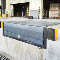 Niveleur de quai fixe avec surface antidérapante, plateforme de chargement hydraulique pour la manutention de conteneurs par chariot élévateur