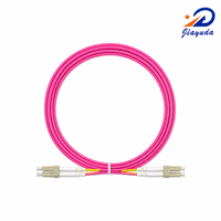 Cordon de brassage fibre optique multimode Elite LC Duplex OM4 Erika Violet 50/125µm 100G à large bande passante pour centre de données
