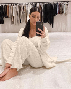 2021 prodotti nuovi set di <span class=keywords><strong>abbigliamento</strong></span> <span class=keywords><strong>donna</strong></span> autunno e inverno moda peluche abito lungo stringato - Product Image 2