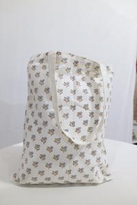 กระเป๋าพิมพ์ลายด้วยมือ ผลิตด้วยงานฝีมือที่ประณีต อุปกรณ์ตกแต่งที่ใช้งานได้จริง เหมาะสำหรับการช้อปปิ้ง ไปเรียน ไปทำงาน จากประเทศอินเดีย - Product Image 5