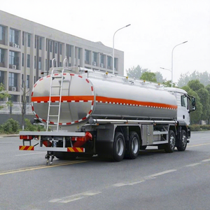 Camion-citerne Sitrak Sinotruck 8x4 pour le transport de carburant, 30M3 30CBM, réservoir en aluminium pour huile diesel - Product Image 4