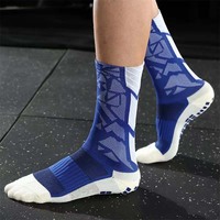 Vente en gros de chaussettes de football antidérapantes pour adultes, chaussettes de sport épaissies avec logo personnalisé