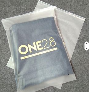 Сумка для одежды с матовым принтом - Product Image 2