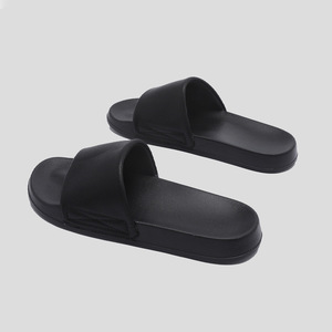 Pantoufles noires à sangle unique pour hommes et femmes, semelle épaisse, antidérapantes, tongs d'été légères et confortables pour usage domestique - Product Image 3
