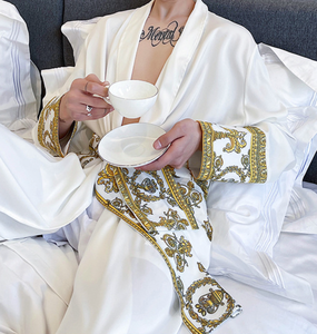 <span class=keywords><strong>Accappatoio</strong></span> Traspirante Stile Europeo Nero e Oro a Maniche Lunghe, Pigiama Stampato di Lusso per <span class=keywords><strong>Uomo</strong></span> e Ragazzo - Product Image 3