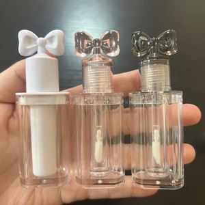 <span class=keywords><strong>ISMAN</strong></span> Vente en gros de tubes de gloss à lèvres miniatures de 2,5 ml avec nœud papillon, design mignon, emballage vide pour gloss à lèvres, rose, noir, blanc, logo personnalisé - Product Image 2
