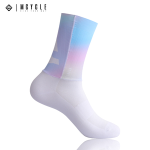 Mcycle Custom Design Summer Quick Dry Respirant Aero One-Piece Seamless Cycling Socks Chaussettes antidérapantes Crew Bike Socks Diverses couleurs - Product Image 3