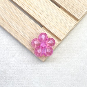 Cuentas Acrílicas Transparentes con Forma de Flor de Cinco Pétalos y Orificio Recto, para Accesorios de Cabello DIY y Cadenas para Teléfono - Product Image 3