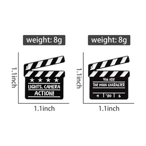 Spilla smaltata in metallo all'ingrosso a forma di clapboard cinematografico con citazioni di <span class=keywords><strong>film</strong></span>, per vestiti e borse, disponibile in pronta consegna - Product Image 5