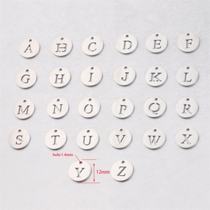 จี้ตัวอักษร A-Z ชุบทองสำหรับเด็ก ขายส่ง สำหรับทำเครื่องประดับ จี้กลมสแตนเลส - Product Image 6