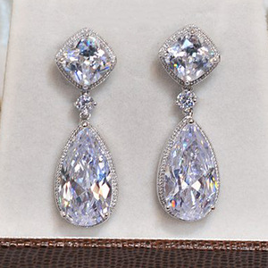 Orecchini Pendenti Vintage a Goccia per Donne, Eleganti Accessori per Orecchie da Indossare Quotidianamente - Product Image 1