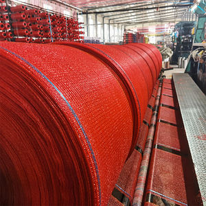 Bolsa de malla Raschel roja directa de fábrica en rollo Material PE Tamaño y color personalizables para embalaje de verduras de cebolla y patata - Product Image 1