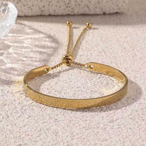 Vente en gros de 6mm <span class=keywords><strong>Bracelet</strong></span> religieux <span class=keywords><strong>Bracelet</strong></span> en acier inoxydable plaqué or 18 carats <span class=keywords><strong>Bracelet</strong></span> arabe <span class=keywords><strong>Bracelet</strong></span> islamique - Product Image 2