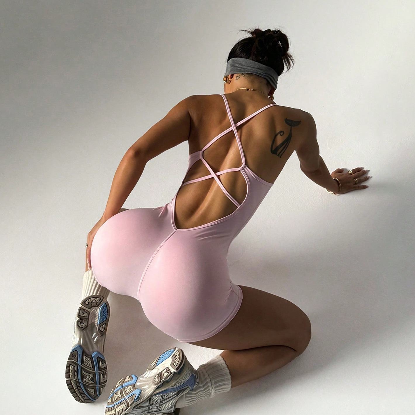 Xinyin Hot Sale Seamless High Elastic Spaghetti Strap Women's One-piece Yoga Fitness Suit Pilates Sportswear Spandex/Polyester