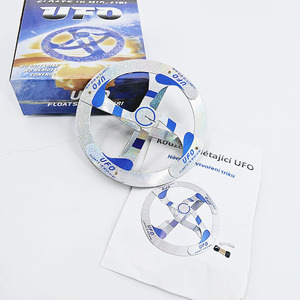 Truc de magie flottant UFO, illusion de lévitation de soucoupe volante, accessoires de magie de close-up, jouet de performance scénique pour magiciens - Product Image 5